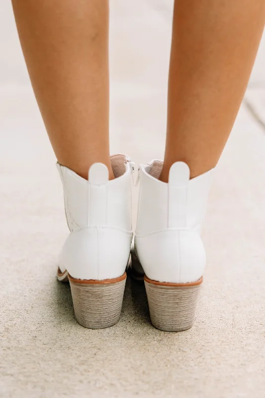 Seeing Stars White Western Booties