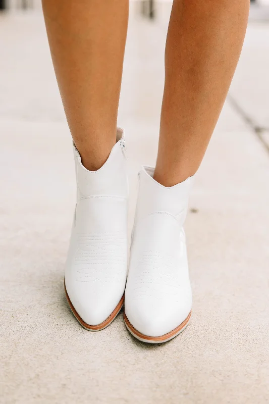 Seeing Stars White Western Booties